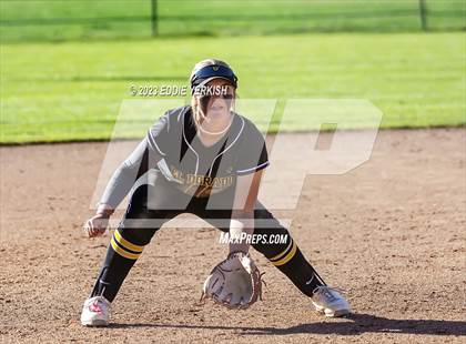 Thumbnail 2 in El Dorado @ Brea Olinda photogallery.