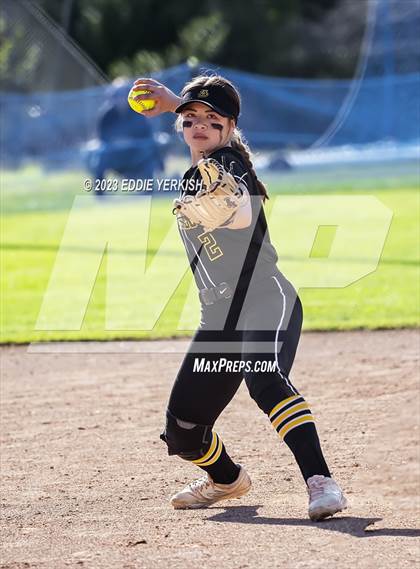 Thumbnail 1 in El Dorado @ Brea Olinda photogallery.