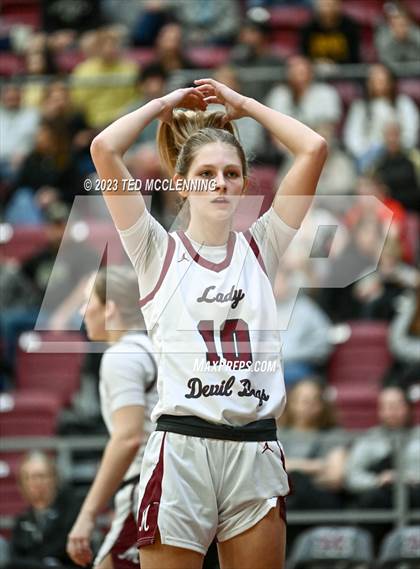 Thumbnail 2 in Morrilton vs Prairie Grove (AAA 4A-North Regional first round) photogallery.