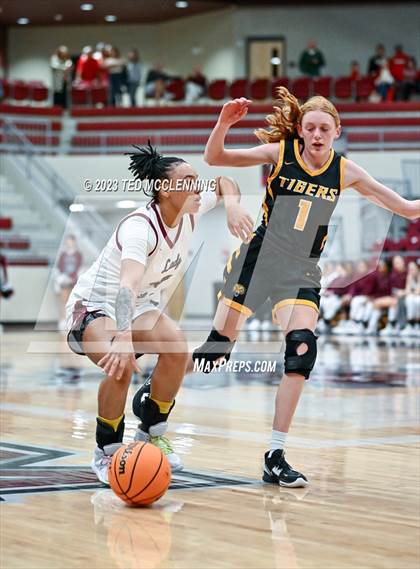 Thumbnail 3 in Morrilton vs Prairie Grove (AAA 4A-North Regional first round) photogallery.
