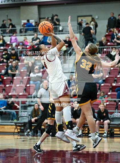 Thumbnail 1 in Morrilton vs Prairie Grove (AAA 4A-North Regional first round) photogallery.
