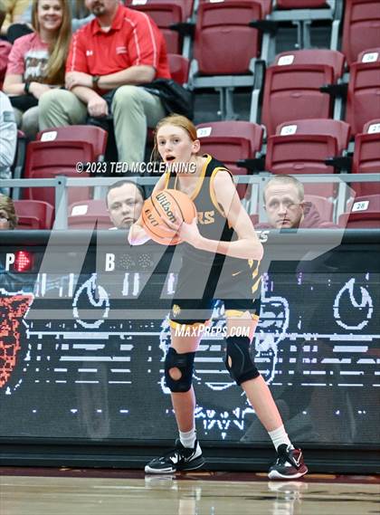 Thumbnail 3 in Morrilton vs Prairie Grove (AAA 4A-North Regional first round) photogallery.