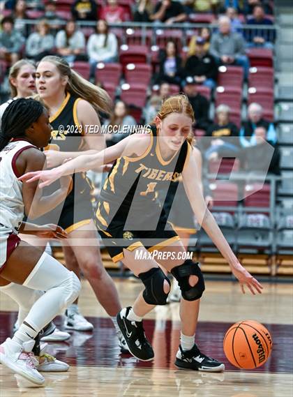 Thumbnail 2 in Morrilton vs Prairie Grove (AAA 4A-North Regional first round) photogallery.