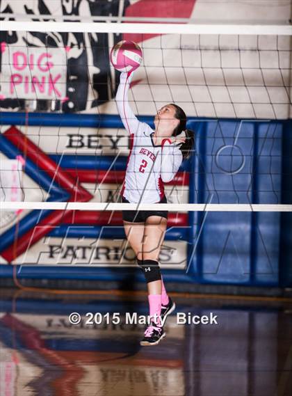 Thumbnail 1 in Beyer vs Gregori photogallery.