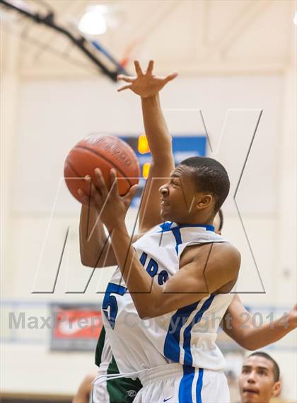 Thumbnail 3 in Moreau Catholic @ Newark Memorial photogallery.