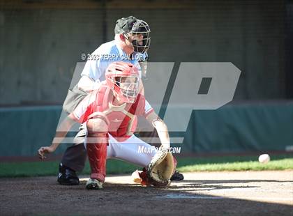 Thumbnail 3 in Altamont vs. Panguitch (UHSAA 1A Semifinal) photogallery.