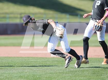 Thumbnail 3 in Altamont vs. Panguitch (UHSAA 1A Semifinal) photogallery.