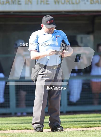 Thumbnail 3 in Altamont vs. Panguitch (UHSAA 1A Semifinal) photogallery.