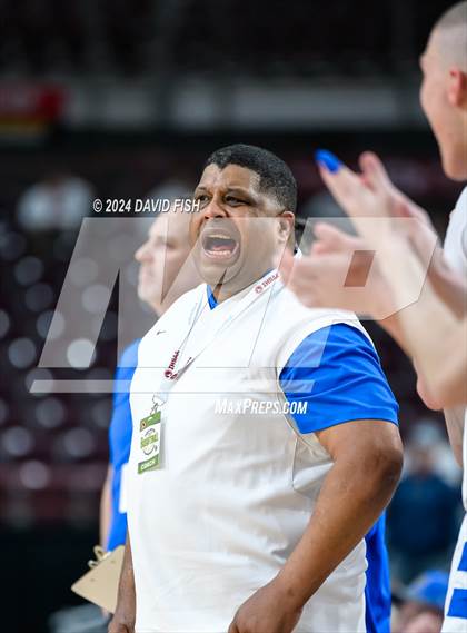 Thumbnail 2 in Coeur d'Alene vs. Lake City (IHSAA 5A Quarterfinal) photogallery.