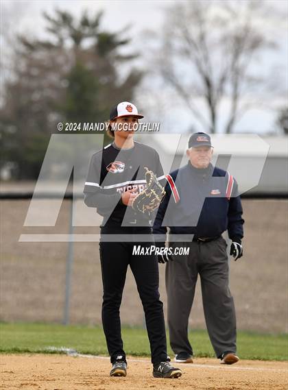 Thumbnail 2 in Eureka @ Illini Bluffs photogallery.