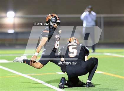 Thumbnail 3 in Grand Saline vs Prairiland photogallery.