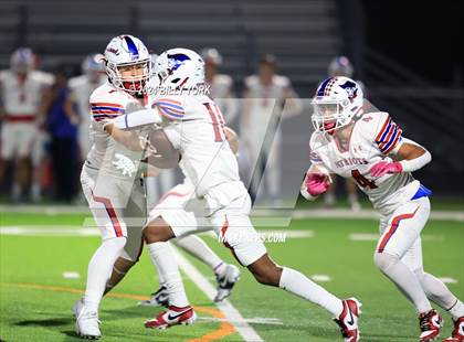 Thumbnail 2 in Grand Saline vs Prairiland photogallery.