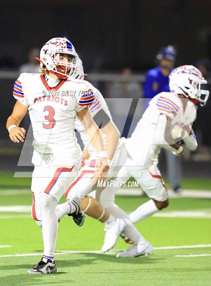 Thumbnail 3 in Grand Saline vs Prairiland photogallery.