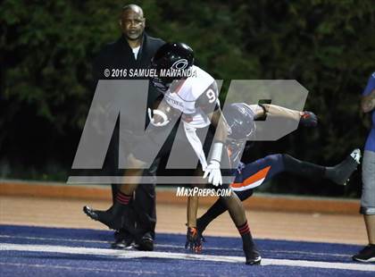 Thumbnail 3 in Chaminade vs Centennial (CIF Southern Section Quarterfinal) photogallery.