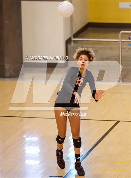 Thumbnail 1 in Huntington Beach vs Hagerty (NIKE Tournament of Champions) photogallery.