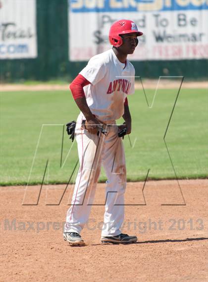 Thumbnail 3 in St. Pius X vs. Antonian Prep (TAPPS 5A Regional Playoff) photogallery.
