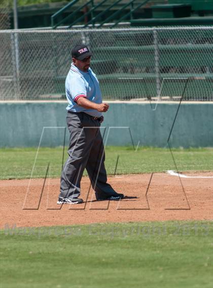 Thumbnail 3 in St. Pius X vs. Antonian Prep (TAPPS 5A Regional Playoff) photogallery.
