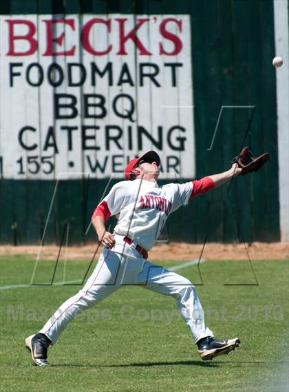 Thumbnail 2 in St. Pius X vs. Antonian Prep (TAPPS 5A Regional Playoff) photogallery.