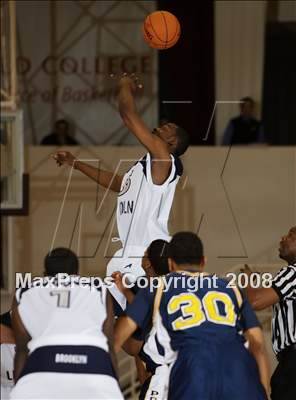 Thumbnail 1 in Lincoln vs Pius XI (Spalding Hoophall Classic) photogallery.