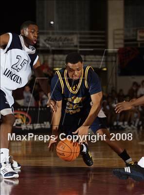 Thumbnail 2 in Lincoln vs Pius XI (Spalding Hoophall Classic) photogallery.