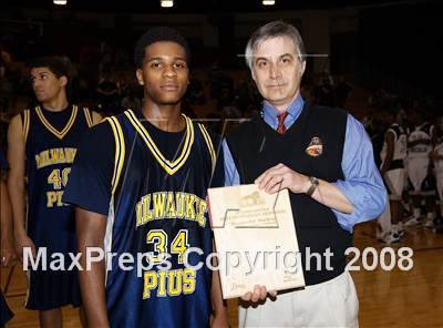 Thumbnail 3 in Lincoln vs Pius XI (Spalding Hoophall Classic) photogallery.