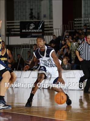 Thumbnail 1 in Lincoln vs Pius XI (Spalding Hoophall Classic) photogallery.