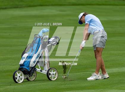 Thumbnail 1 in IHSAA Final (Round 1) photogallery.