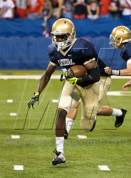 Thumbnail 2 in Ben Davis vs. Indianapolis Cathedral (The Horseshoe Classic) photogallery.