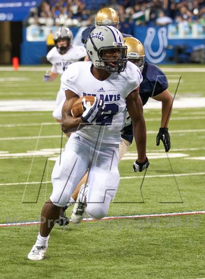 Thumbnail 1 in Ben Davis vs. Indianapolis Cathedral (The Horseshoe Classic) photogallery.