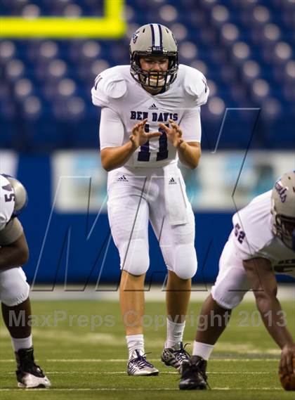 Thumbnail 3 in Ben Davis vs. Indianapolis Cathedral (The Horseshoe Classic) photogallery.