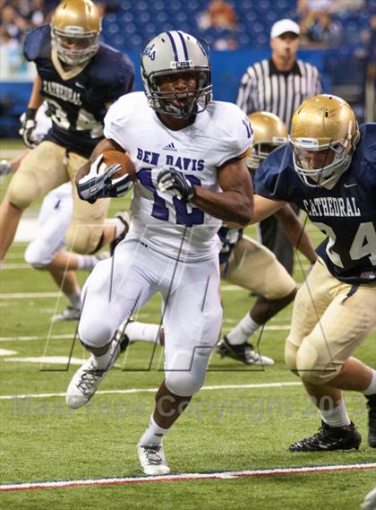 Thumbnail 3 in Ben Davis vs. Indianapolis Cathedral (The Horseshoe Classic) photogallery.