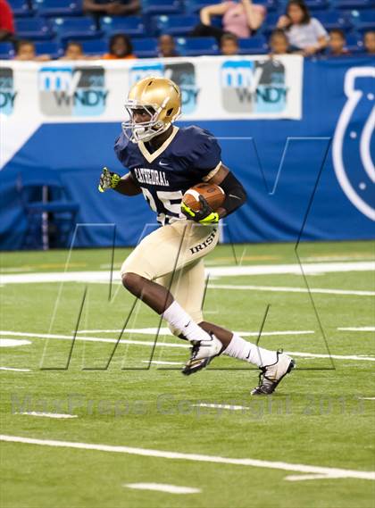 Thumbnail 2 in Ben Davis vs. Indianapolis Cathedral (The Horseshoe Classic) photogallery.