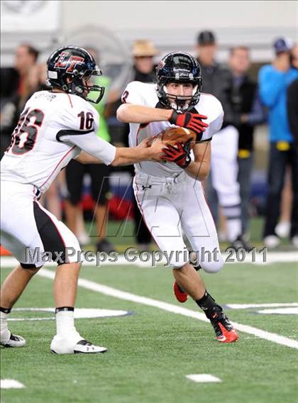 Thumbnail 1 in Lake Travis vs. Ryan (UIL 4A Division 1 Final) photogallery.