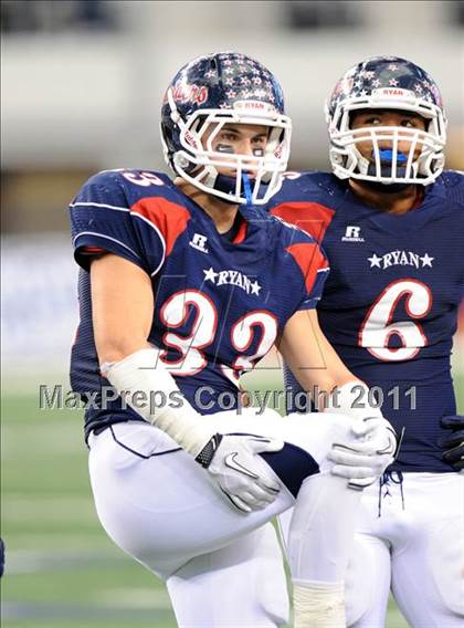 Thumbnail 2 in Lake Travis vs. Ryan (UIL 4A Division 1 Final) photogallery.
