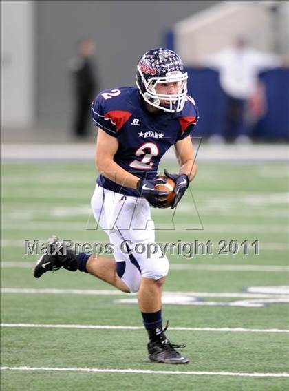 Thumbnail 3 in Lake Travis vs. Ryan (UIL 4A Division 1 Final) photogallery.