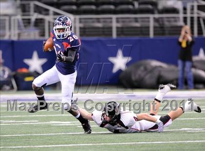 Thumbnail 3 in Lake Travis vs. Ryan (UIL 4A Division 1 Final) photogallery.