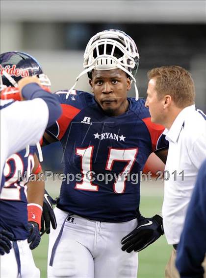 Thumbnail 3 in Lake Travis vs. Ryan (UIL 4A Division 1 Final) photogallery.