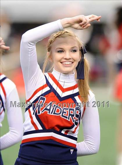 Thumbnail 3 in Lake Travis vs. Ryan (UIL 4A Division 1 Final) photogallery.