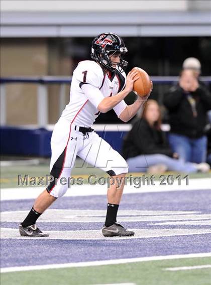 Thumbnail 3 in Lake Travis vs. Ryan (UIL 4A Division 1 Final) photogallery.