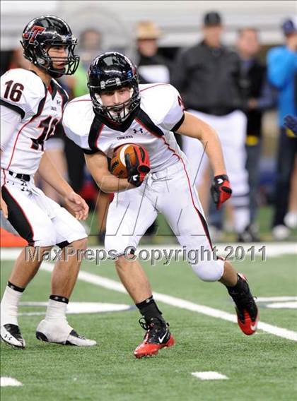 Thumbnail 3 in Lake Travis vs. Ryan (UIL 4A Division 1 Final) photogallery.