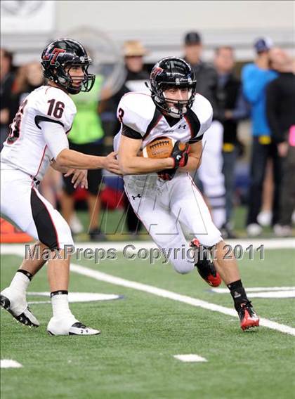 Thumbnail 2 in Lake Travis vs. Ryan (UIL 4A Division 1 Final) photogallery.