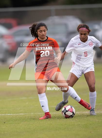 Thumbnail 2 in Lee [Robert E.] vs Burbank (SAISD Tournament) photogallery.