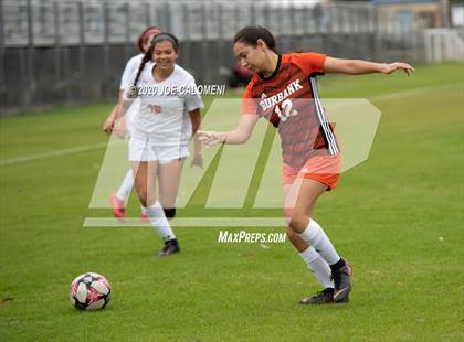 Thumbnail 1 in Lee [Robert E.] vs Burbank (SAISD Tournament) photogallery.