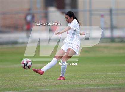 Thumbnail 2 in Lee [Robert E.] vs Burbank (SAISD Tournament) photogallery.