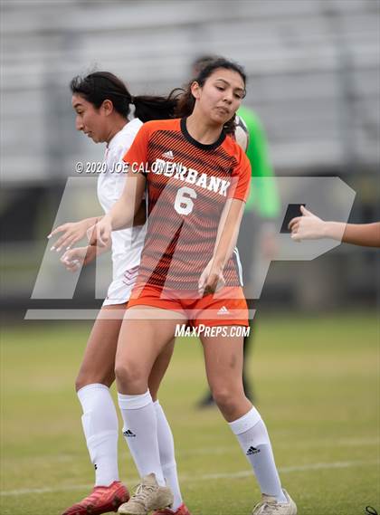 Thumbnail 2 in Lee [Robert E.] vs Burbank (SAISD Tournament) photogallery.