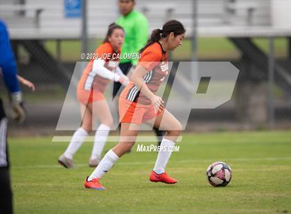 Thumbnail 2 in Lee [Robert E.] vs Burbank (SAISD Tournament) photogallery.
