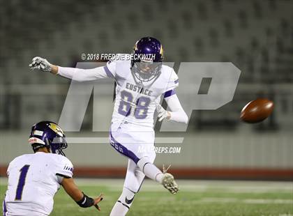 Thumbnail 2 in Bonham vs. Eustace (UIL 3A D1 Bi-District Playoff) photogallery.