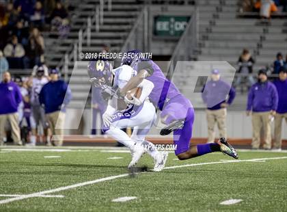 Thumbnail 2 in Bonham vs. Eustace (UIL 3A D1 Bi-District Playoff) photogallery.