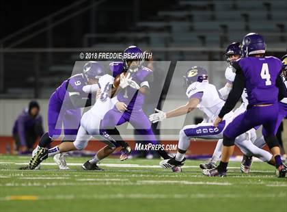 Thumbnail 2 in Bonham vs. Eustace (UIL 3A D1 Bi-District Playoff) photogallery.