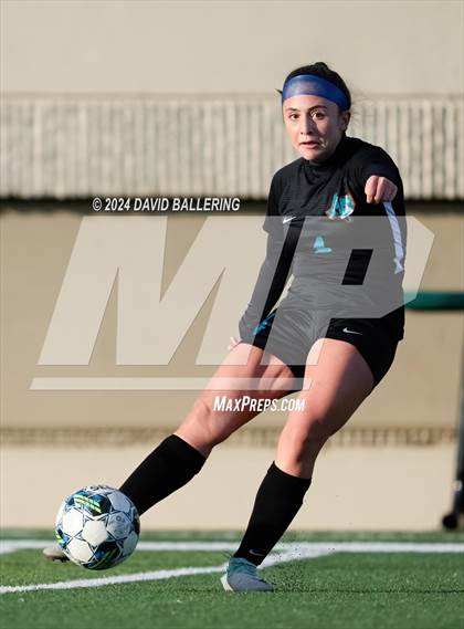 Thumbnail 2 in Lamar vs. Pebble Hills (Blue Raider Invitational) photogallery.